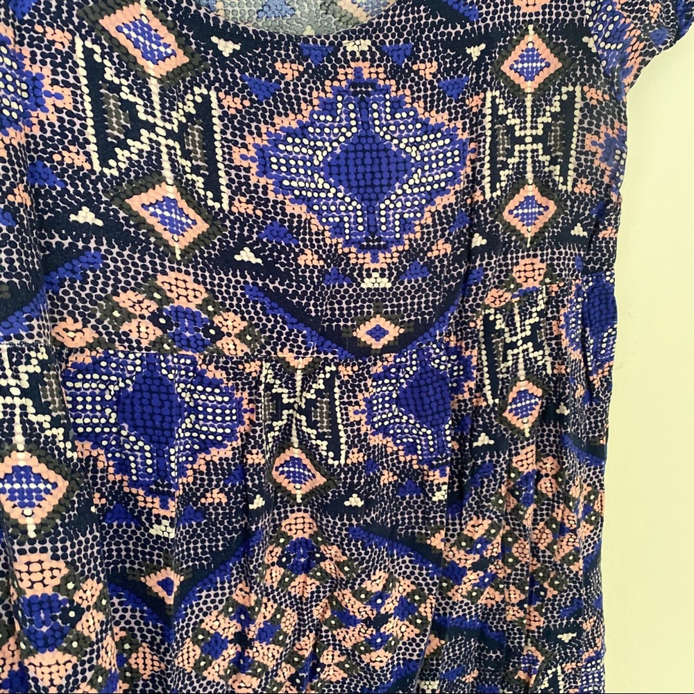 Geometric Pattern Tunic Top - Picture 3 of 4